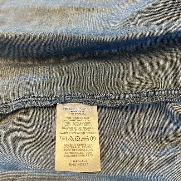 Loft chambray sleeveless ruffle blouse Size L New - Picture 9 of 9